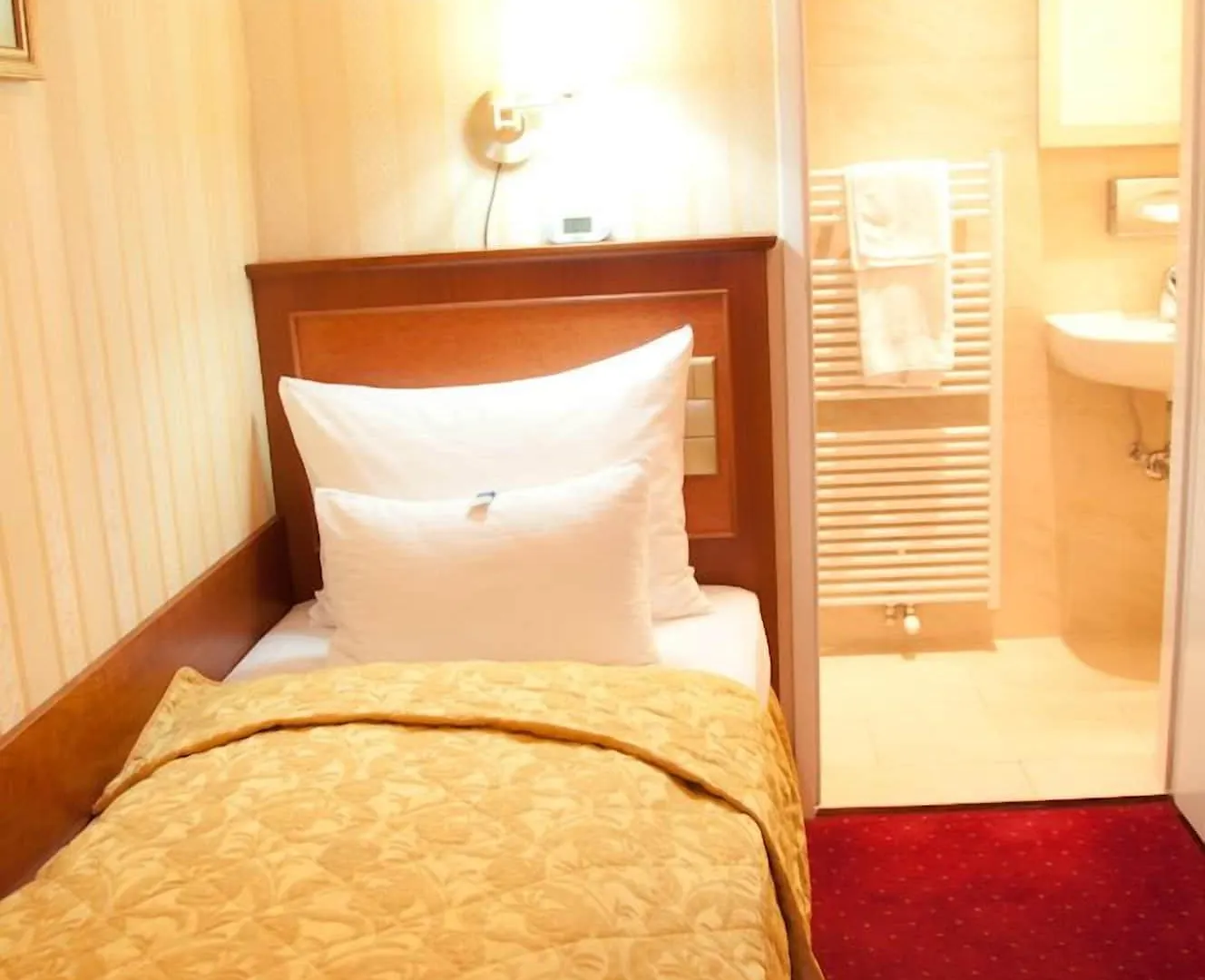 Pension Opera Suites I Self Check In فيينا فندق