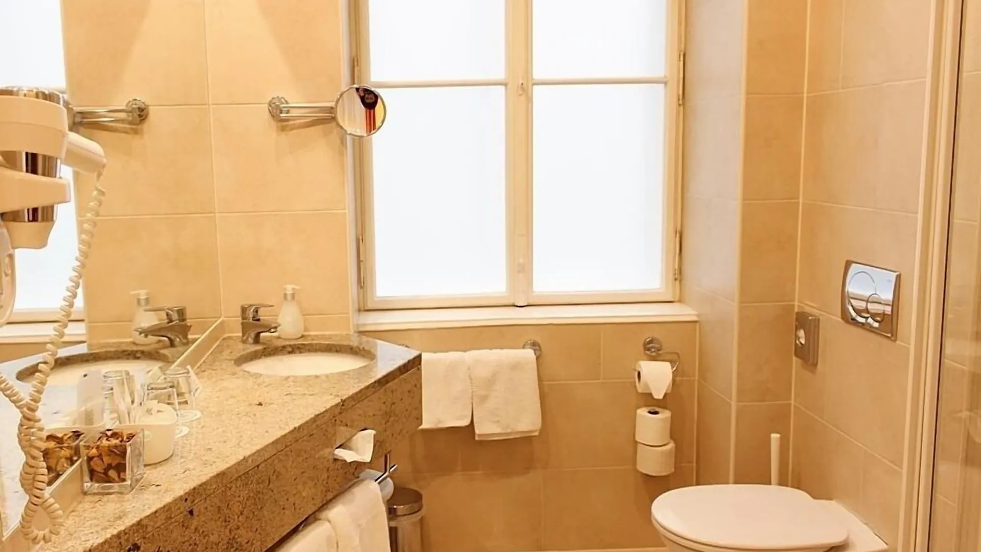 Pension Opera Suites I Self Check In فيينا
