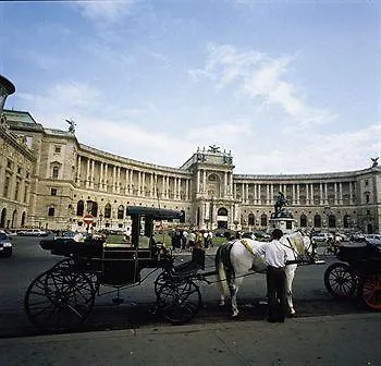 Hotel Pension Opera Suites I Self Check In Vienna