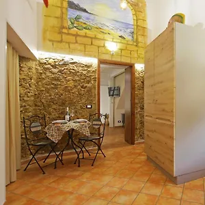 antica-cefalu.sicilyhotelsitaly.net/