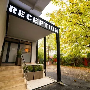  Apart-hotel Bucharest Airport Accomodation Roménia