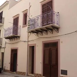 il-glicine-appartamenti-camere.sicilyhotelsitaly.net/