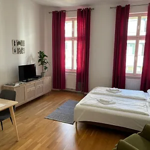 Casa Nostra - Helle - Direkt Am Augarten Apartment