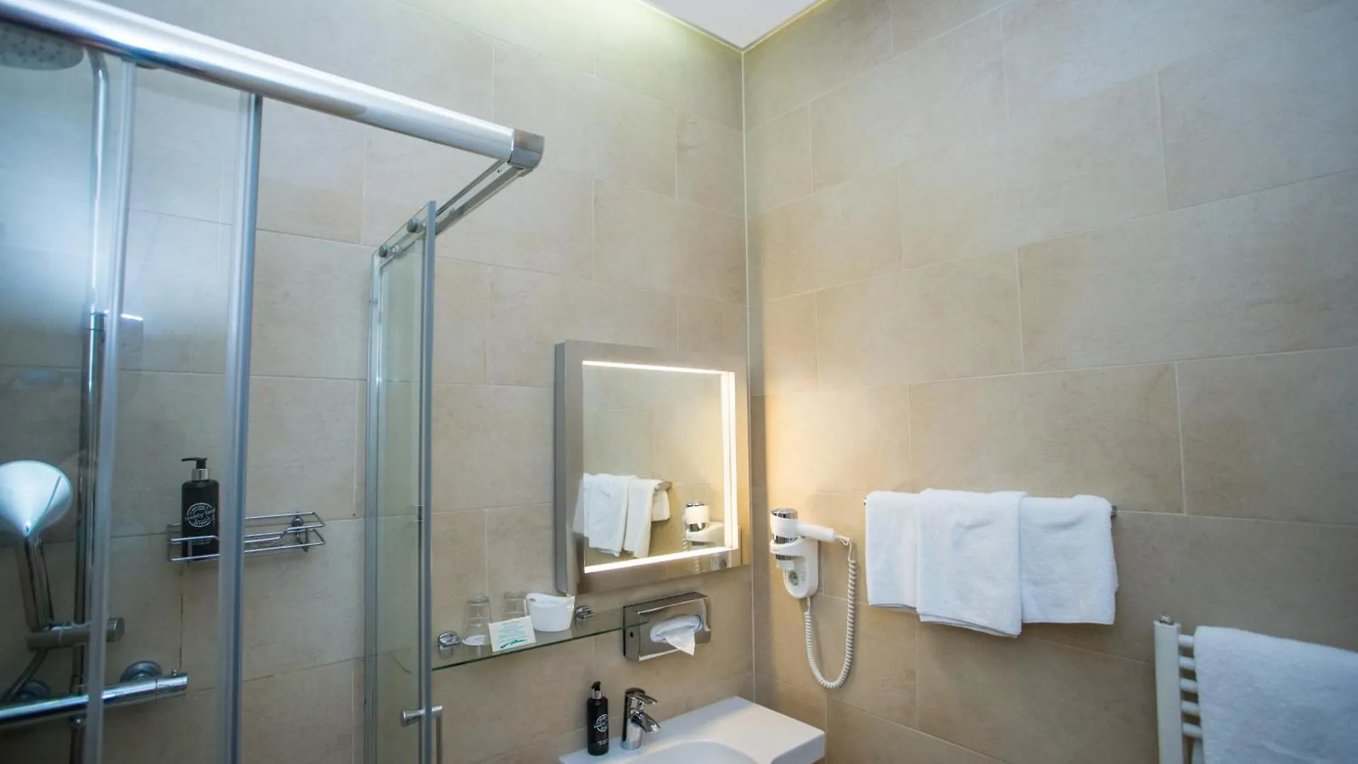Opera Suites Viena 4*,