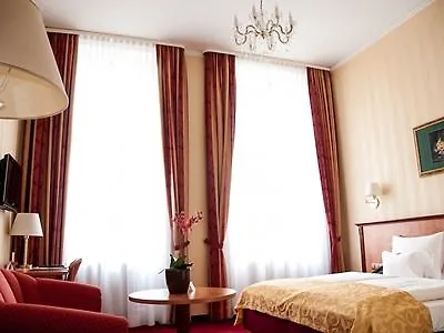 **** Hotel Opera Suites Viena Austria