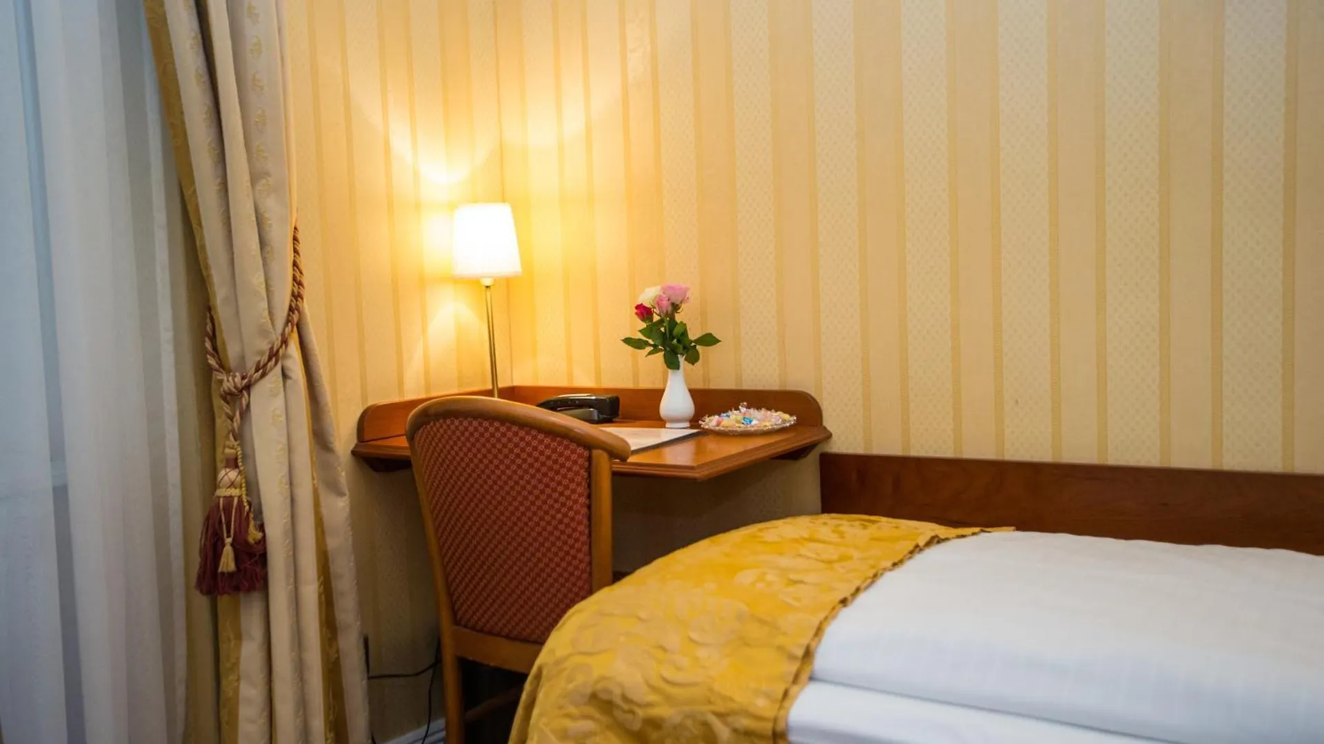Pension Opera Suites I Self Check In Vienna Austria