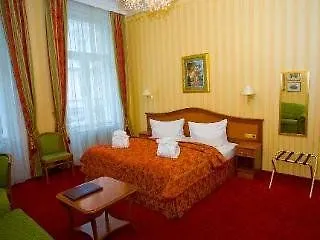 **** Hotel Pension Opera Suites I Self Check In Vienna Austria