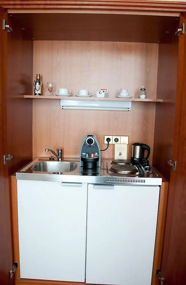 Pension Opera Suites I Self Check In Vienna
