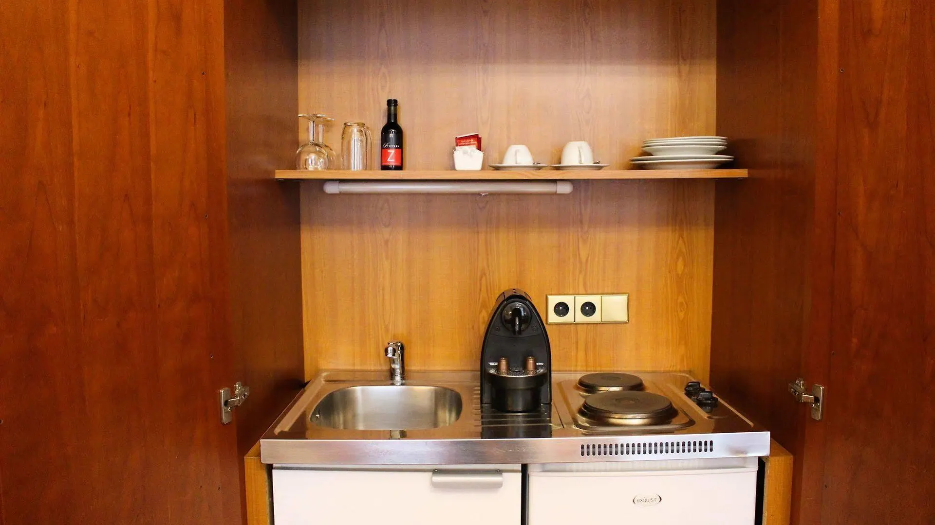 Hotel Pension Opera Suites I Self Check In Vienna